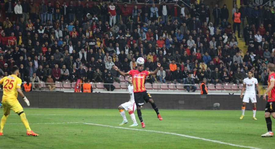 Spor Toto Süper Lig: Kayserispor: 2 - Galatasaray: 1 (maç Sonucu)