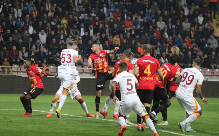 Spor Toto Süper Lig: Kayserispor: 2 - Galatasaray: 1 (maç Sonucu)