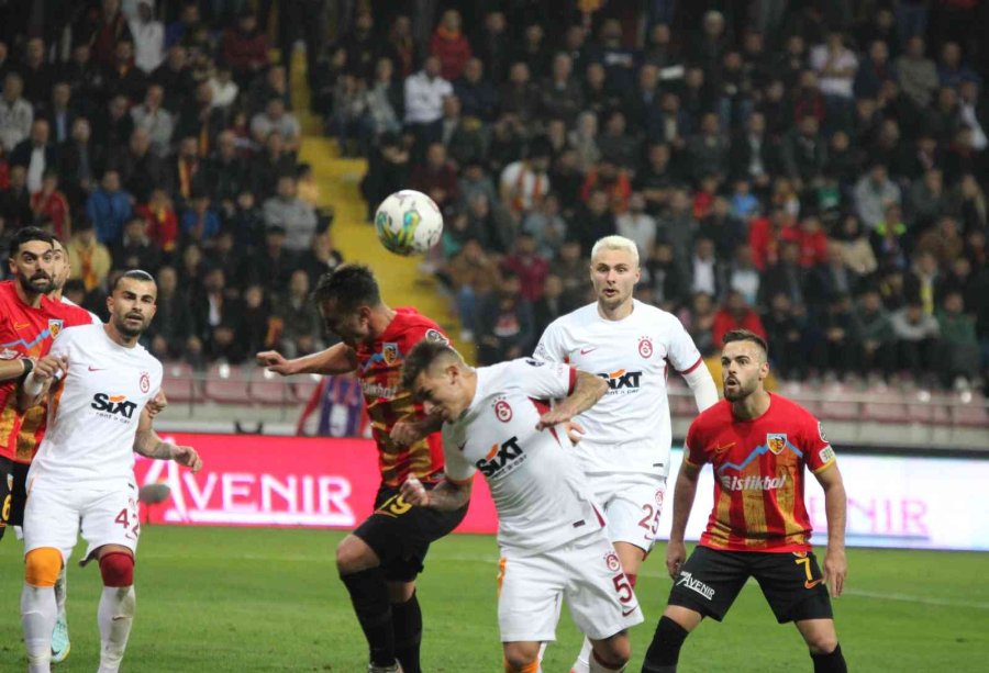 Spor Toto Süper Lig: Kayserispor: 2 - Galatasaray: 1 (maç Sonucu)