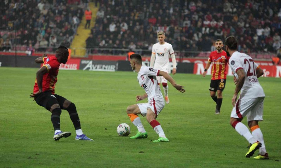 Spor Toto Süper Lig: Kayserispor: 2 - Galatasaray: 1 (maç Sonucu)
