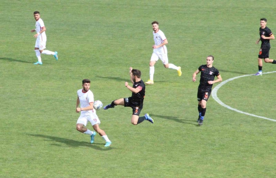 Tff 3. Lig: Karaman Fk: 3 - Eynesil Belediyespor: 1