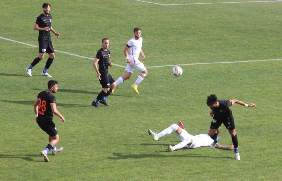 Tff 3. Lig: Karaman Fk: 3 - Eynesil Belediyespor: 1