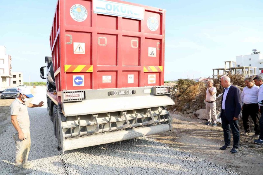 Gültak: "engellemelere Rağmen Asfalt Serimine Başladık"