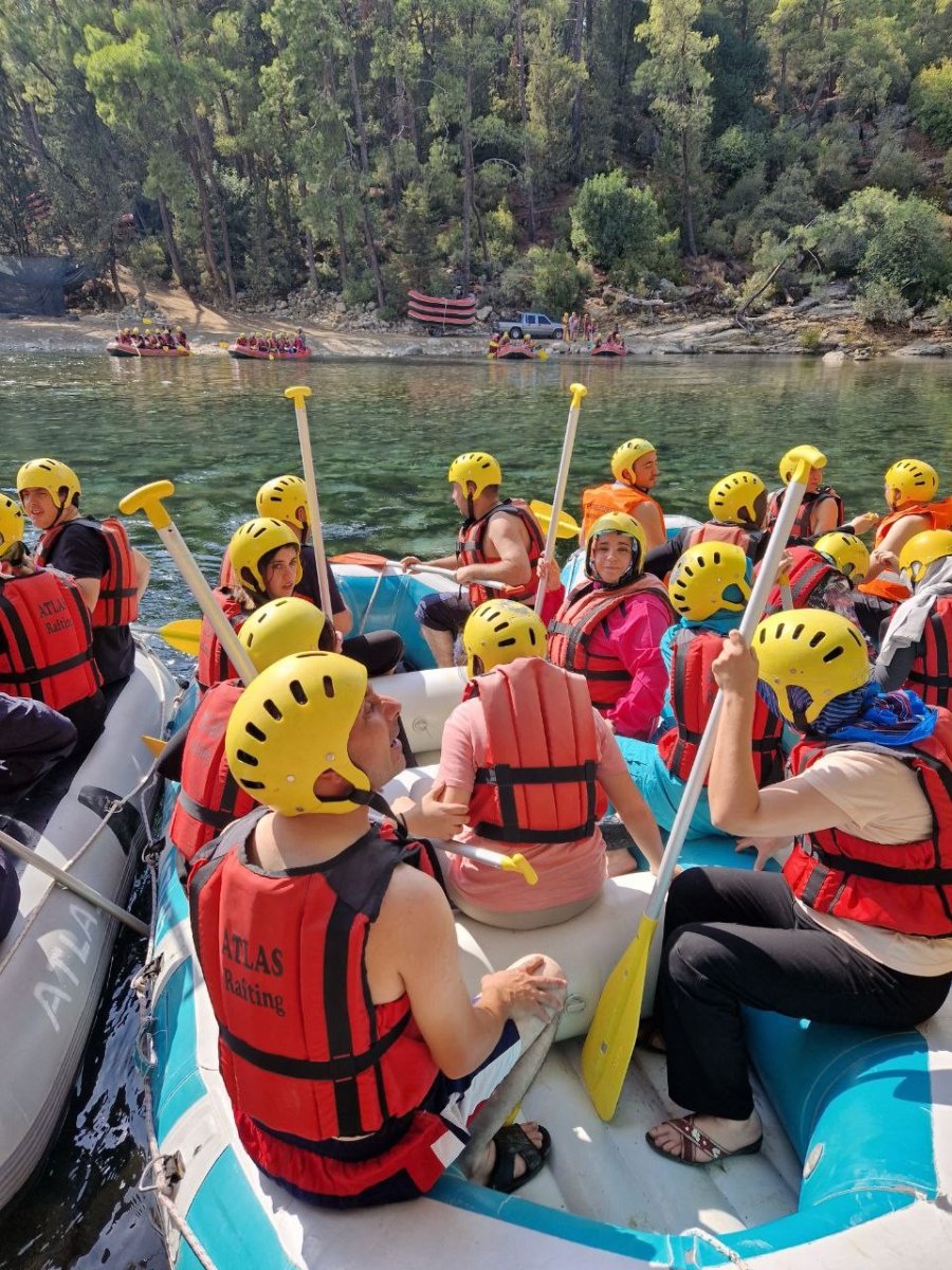 Görme Engelli Bireylerin Rafting Heyecanı