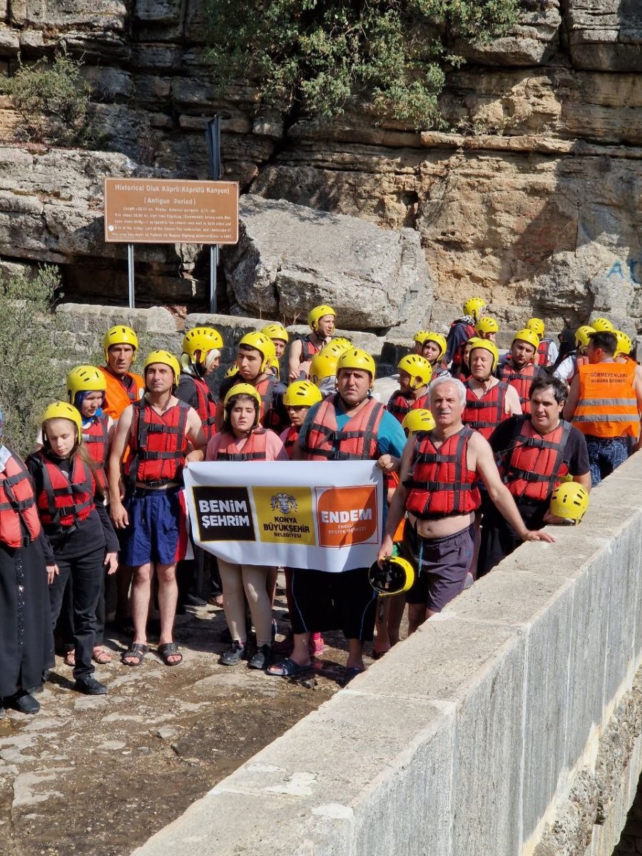 Görme Engelli Bireylerin Rafting Heyecanı