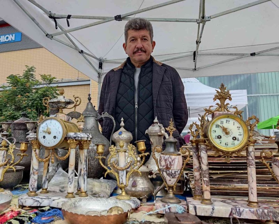 ‘göçebe Antikacılara’ Şehir, Pazar Fark Etmiyor