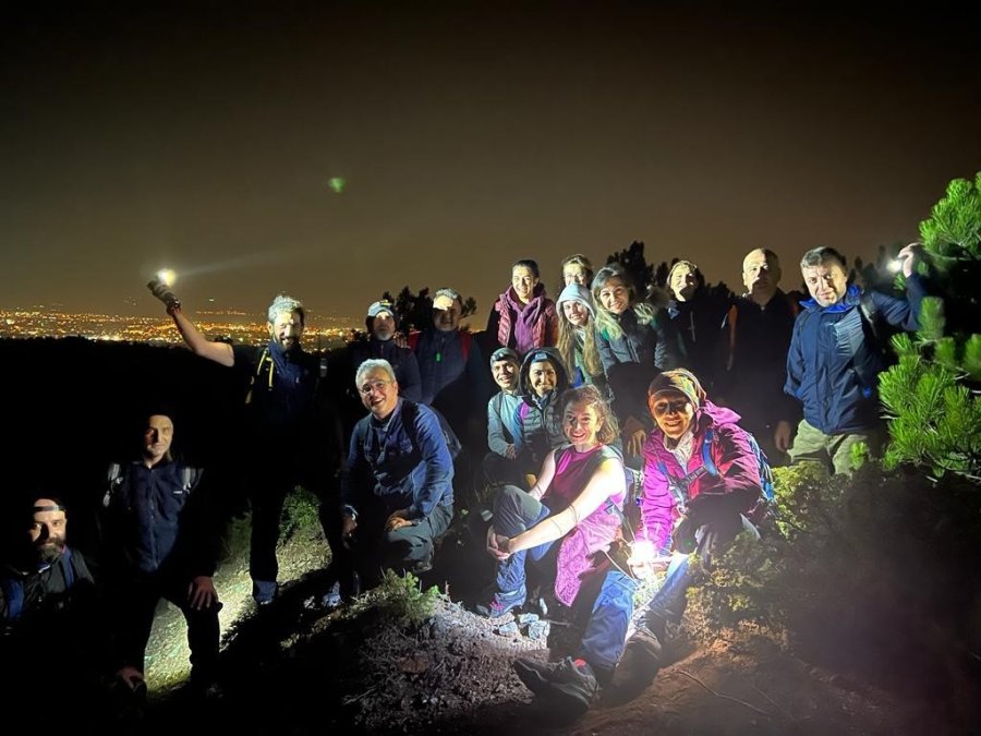 Doğa Tutkunları Kocakır Terapi Ormanı’nda Gece Yürüyüşü Yaptı