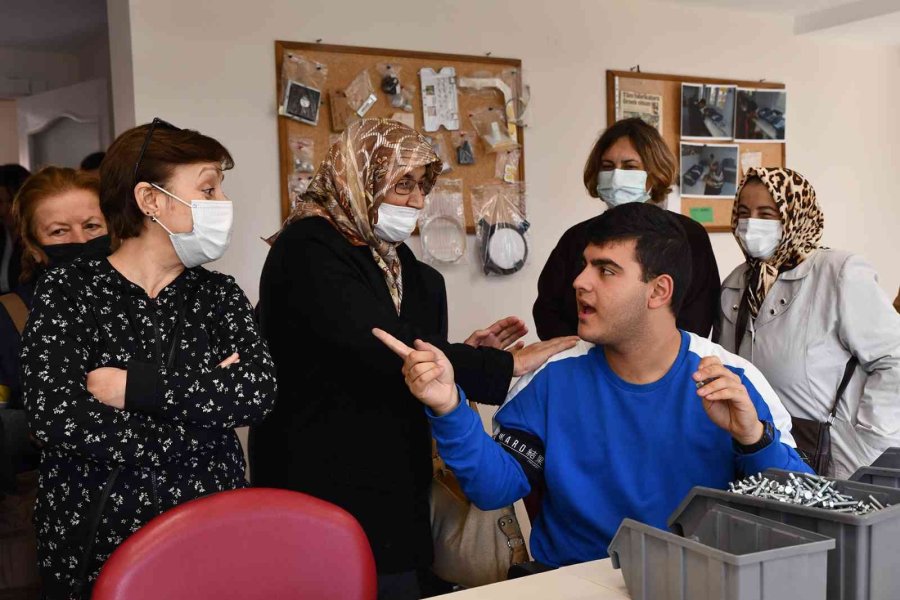 İlçe Sakini Kadınlar Tepebaşı Belediyesinin Projelerini Yerinde Gördü