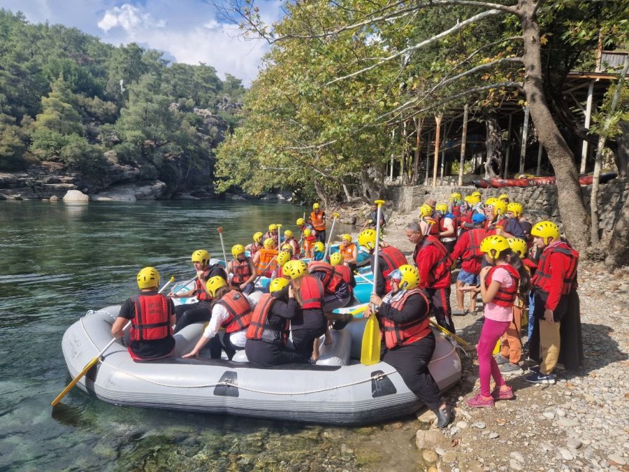 Görme Engelli Bireylerin Rafting Heyecanı