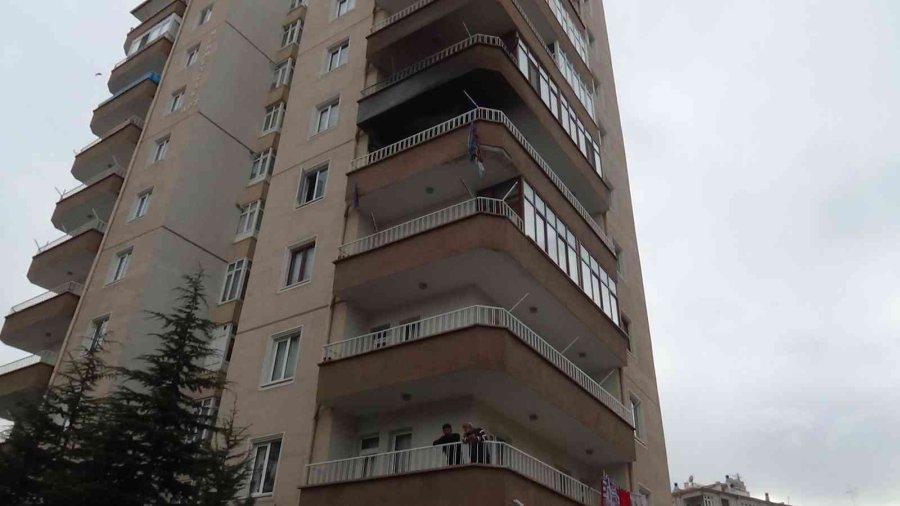 Sigara İzmariti Yangın Çıkardı