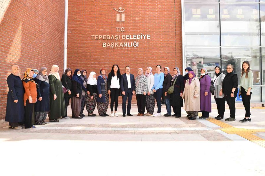 İlçe Sakini Kadınlar Tepebaşı Belediyesinin Projelerini Yerinde Gördü