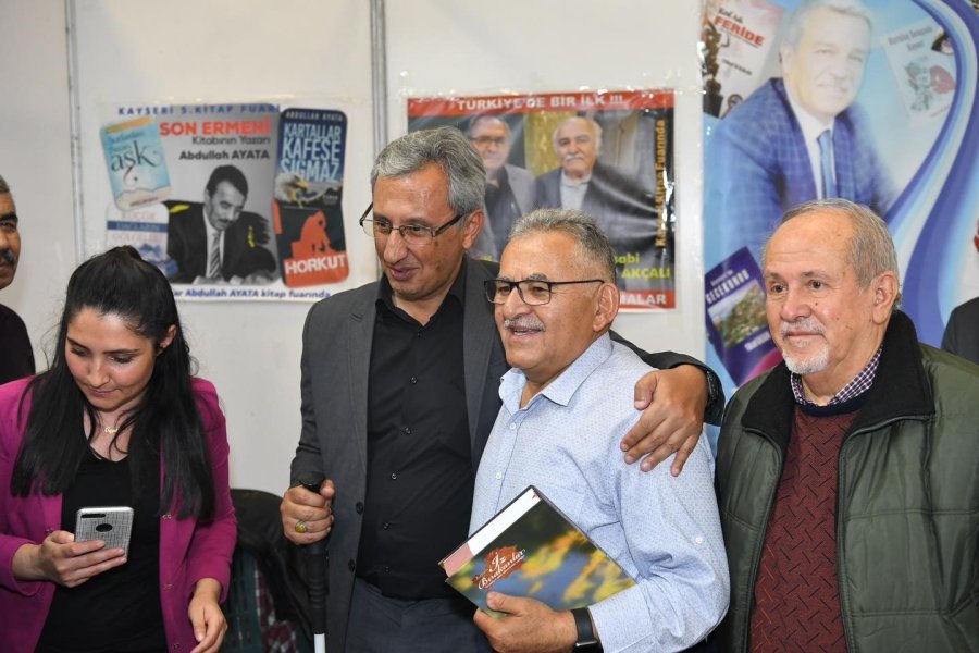 Vali Çiçek İle Başkan Büyükkılıç Kitap Fuarı’nı Gezdi