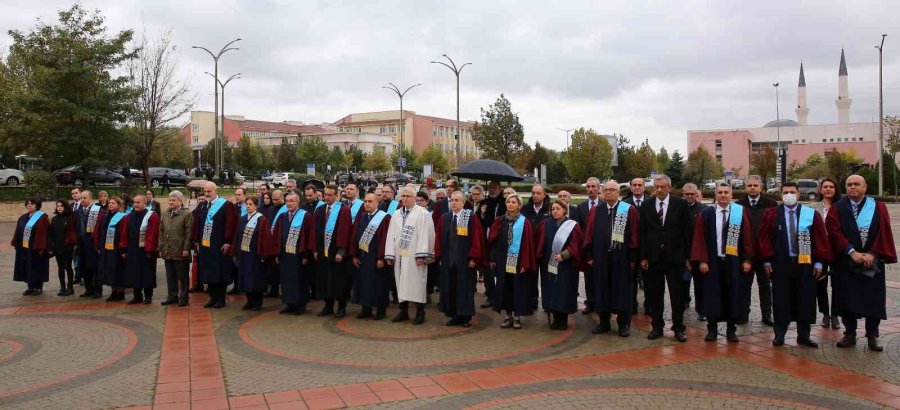 Esogü’de 2022-2023 Akademik Yılı Törenle Açıldı