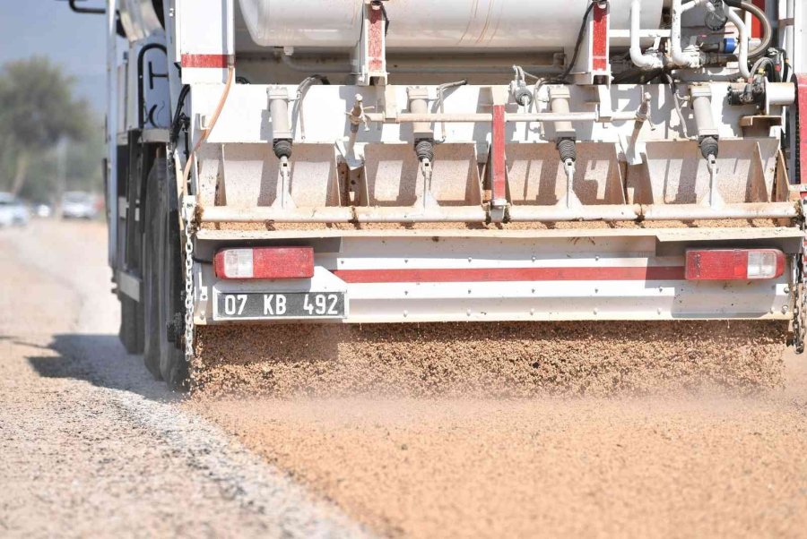 Konyaaltı’nda Üç Mahallenin Trafik Sorunu Çözüldü