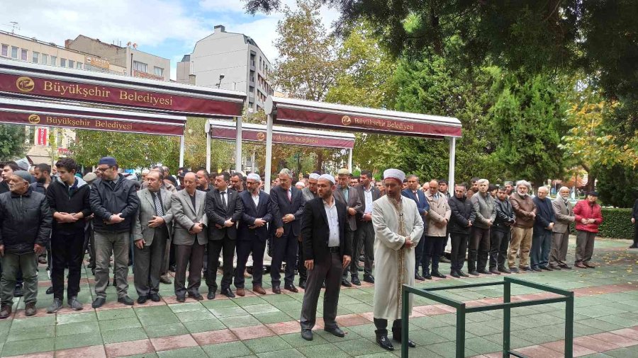 Hayatını Kaybeden İşçiler İçin Eskişehir’de Hatim Okutulup Gıyabi Cenaze Namazı Kılındı