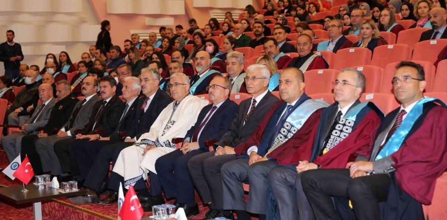 Esogü’de 2022-2023 Akademik Yılı Törenle Açıldı