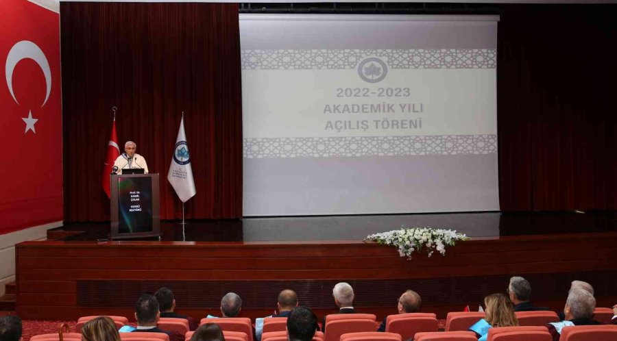 Esogü’de 2022-2023 Akademik Yılı Törenle Açıldı