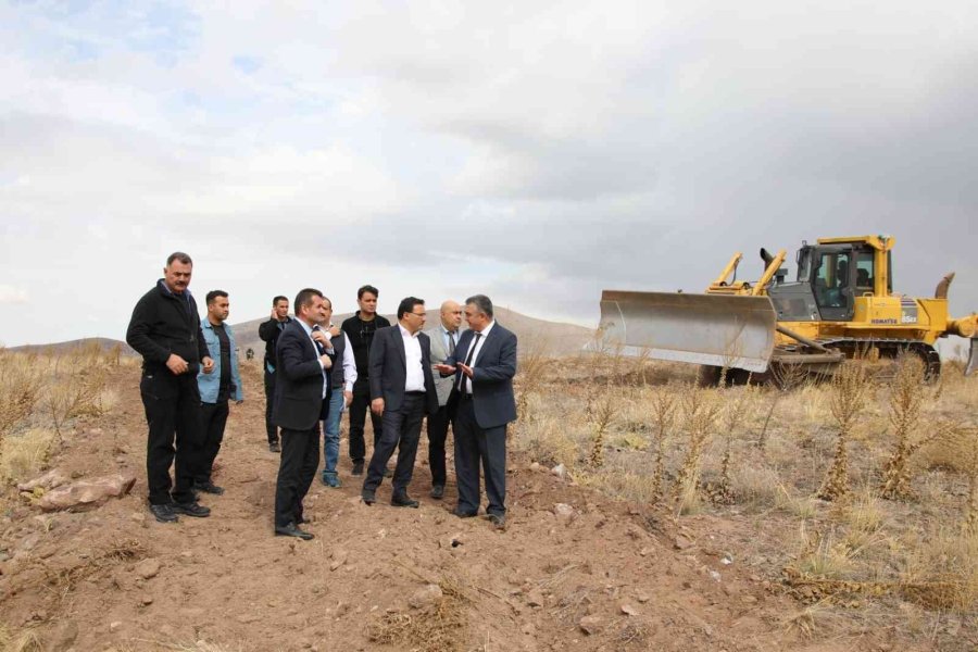 Vali Çiçek, Kuşçu Marina’da Devam Eden Ağaçlandırma Ve Fidan Dikimi Proje Çalışmalarını İnceledi