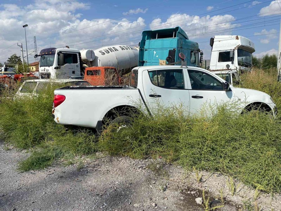 Yediemin Otoparkında Servet Bekliyorlar