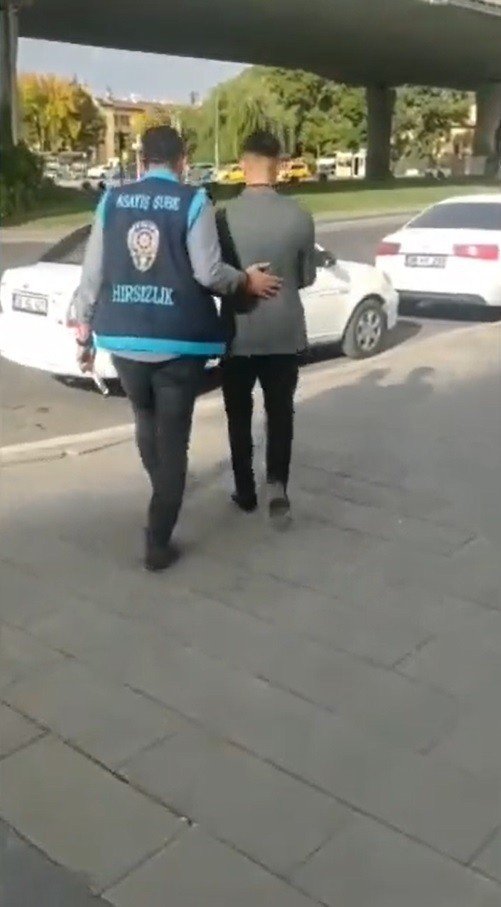 Hırsızlık Şüphelisi 4 Kişi Böyle Yakalandı