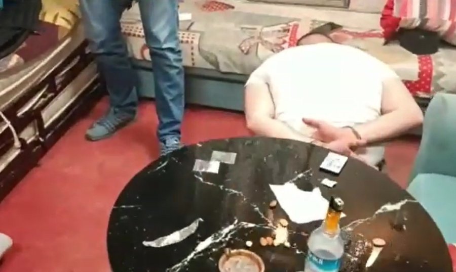 Narkotik Ekipleri Uyuşturucu Tacirlerini Böyle Yakaladı
