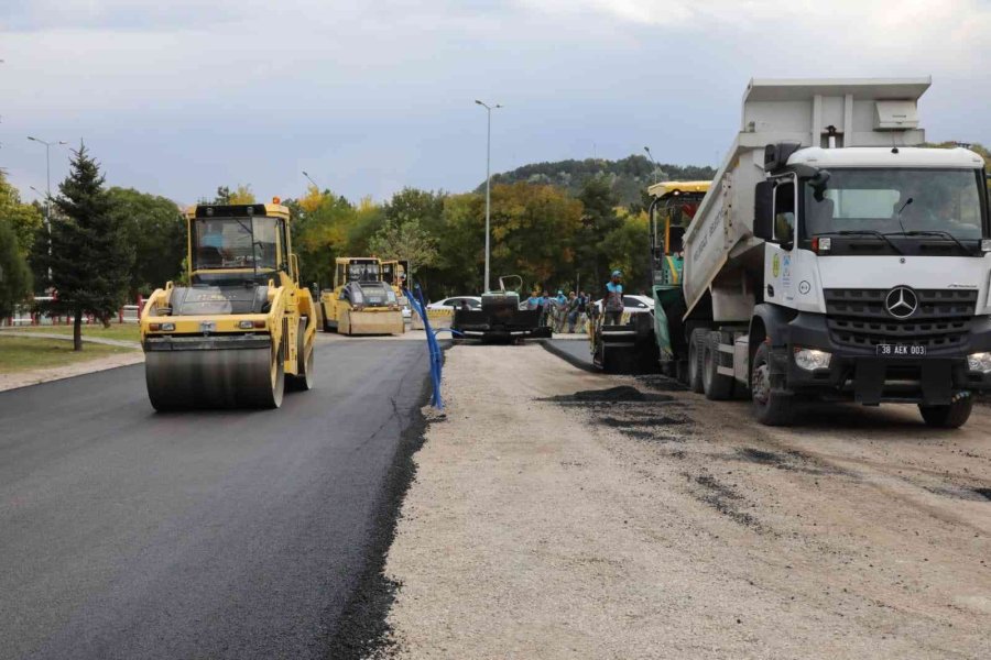 Hürriyet Mahallesi’nde 2 Kilometrelik Hat Yenileniyor