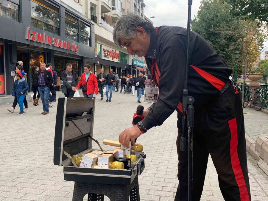 Her Mikrofonda Farklı Şarkı