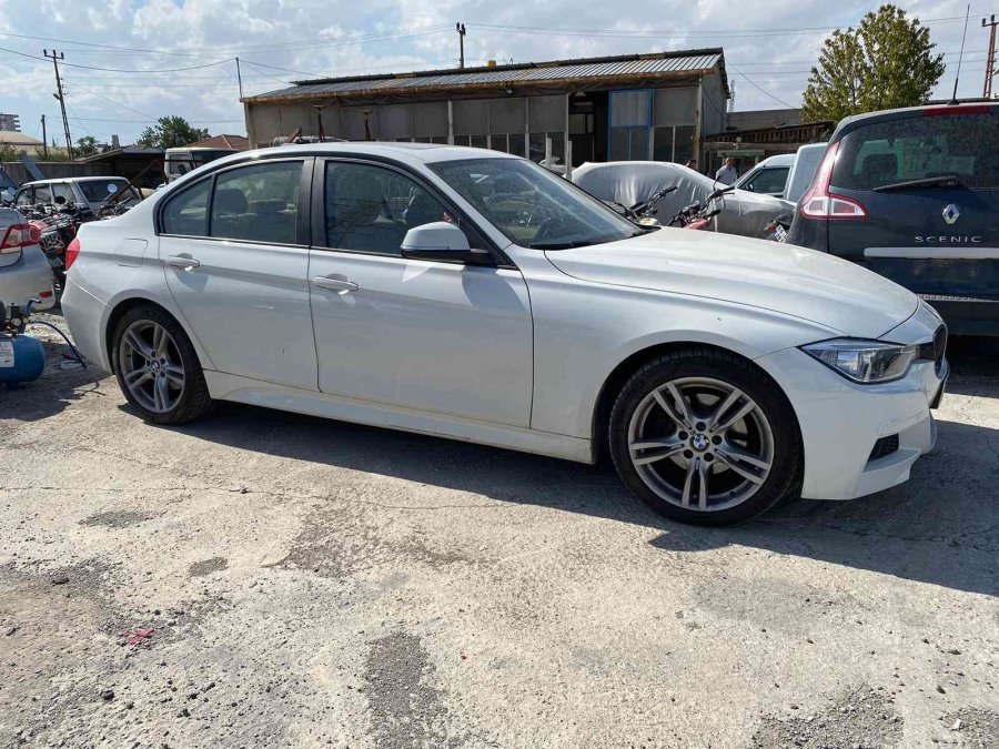 Yediemin Otoparkında Servet Bekliyorlar