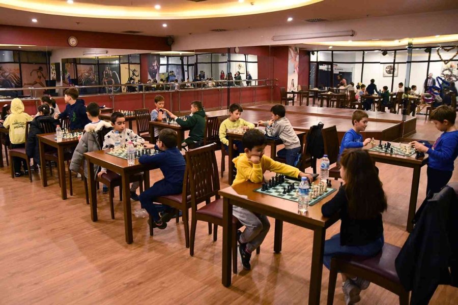 Satranç Kursuna Yoğun İlgi