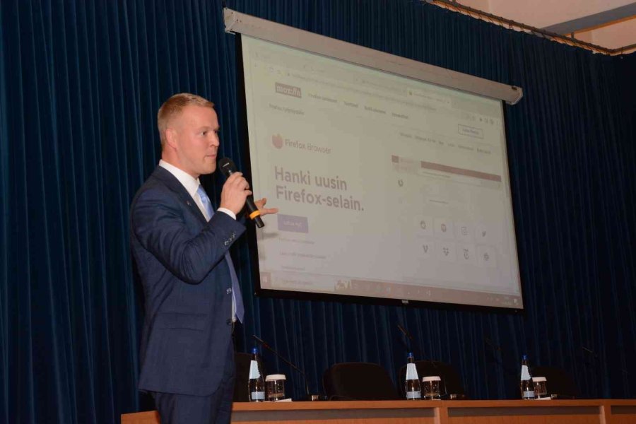 Anadolu Üniversitesinden Finlandiya Bilgilendirme Toplantısı