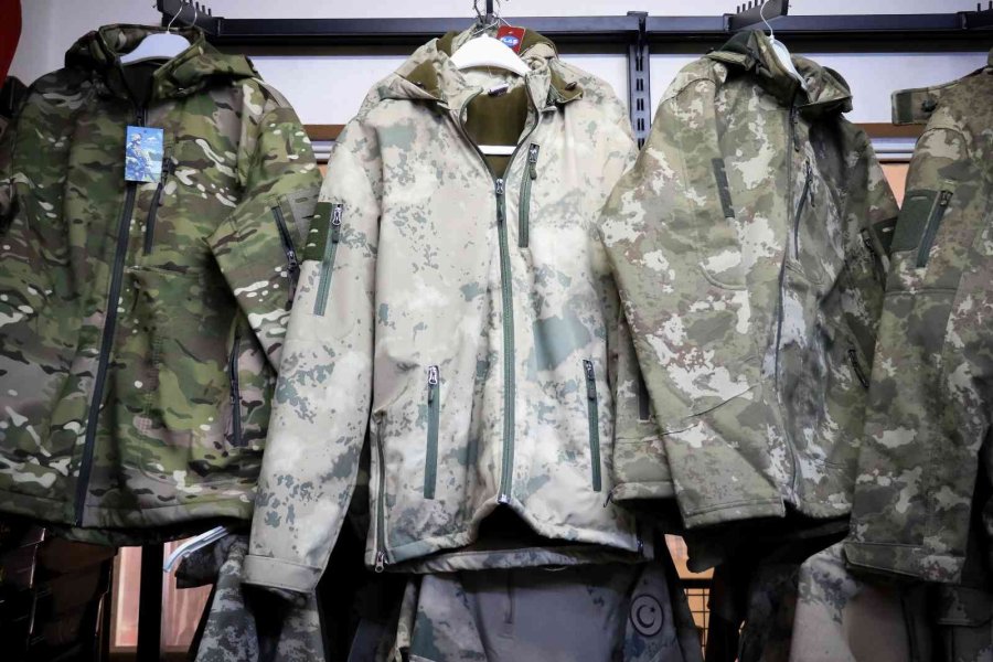 Ukraynalı Askerlerin Kışlık Bot, Mont, Hücum Yeleği İhtiyaçları Antalya’dan Gidiyor