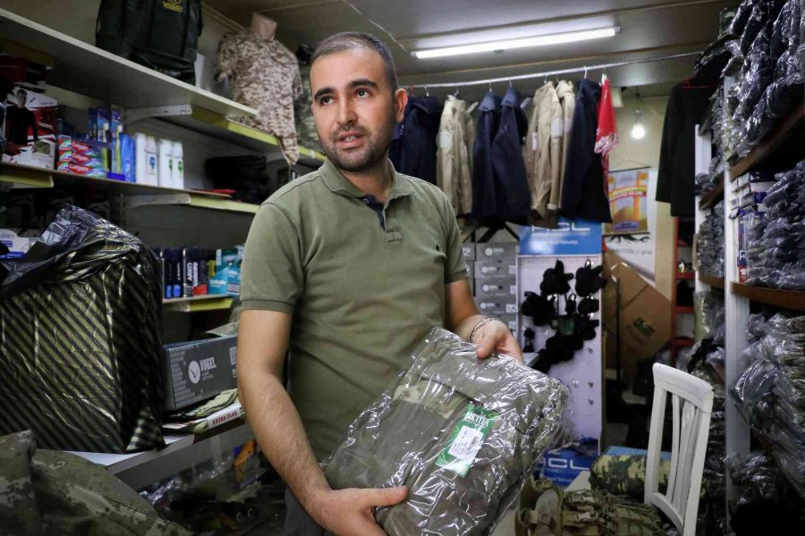 Ukraynalı Askerlerin Kışlık Bot, Mont, Hücum Yeleği İhtiyaçları Antalya’dan Gidiyor