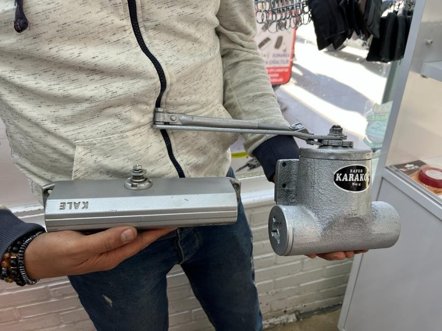 Hırsızlardan Korunmak İçin Apartman Kapıları Büyük Önem Taşıyor