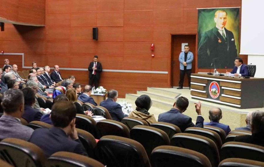 Vali Çiçek: “amacımız Vatandaşlarımıza En İyi Hizmeti Sunmak”