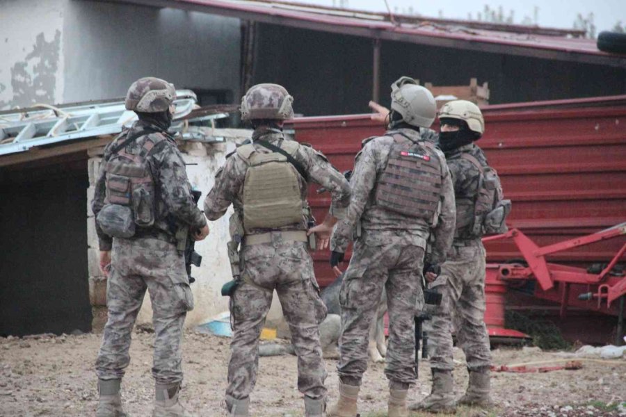 Karaman’da 2 Ayrı Suç Örgütüne ‘son Nokta’ Operasyonu: 32 Gözaltı