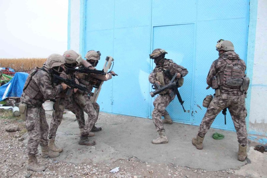 Karaman’da 2 Ayrı Suç Örgütüne ‘son Nokta’ Operasyonu: 32 Gözaltı