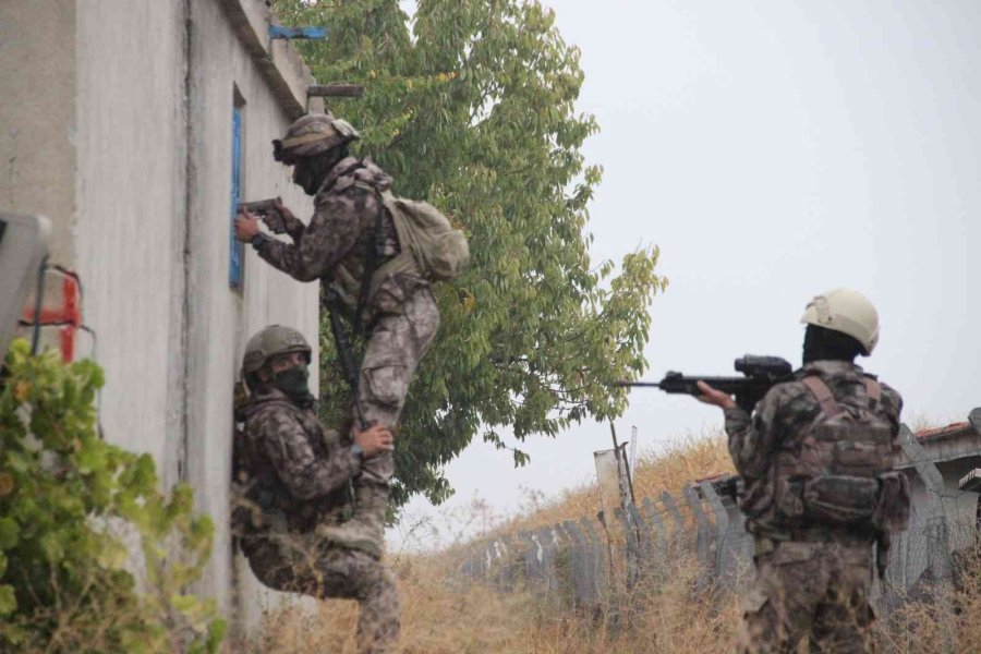 Karaman’da 2 Ayrı Suç Örgütüne ‘son Nokta’ Operasyonu: 32 Gözaltı