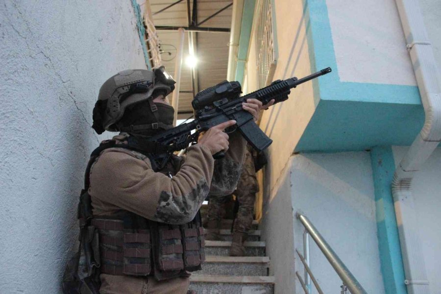 Karaman’da 2 Ayrı Suç Örgütüne ‘son Nokta’ Operasyonu: 32 Gözaltı