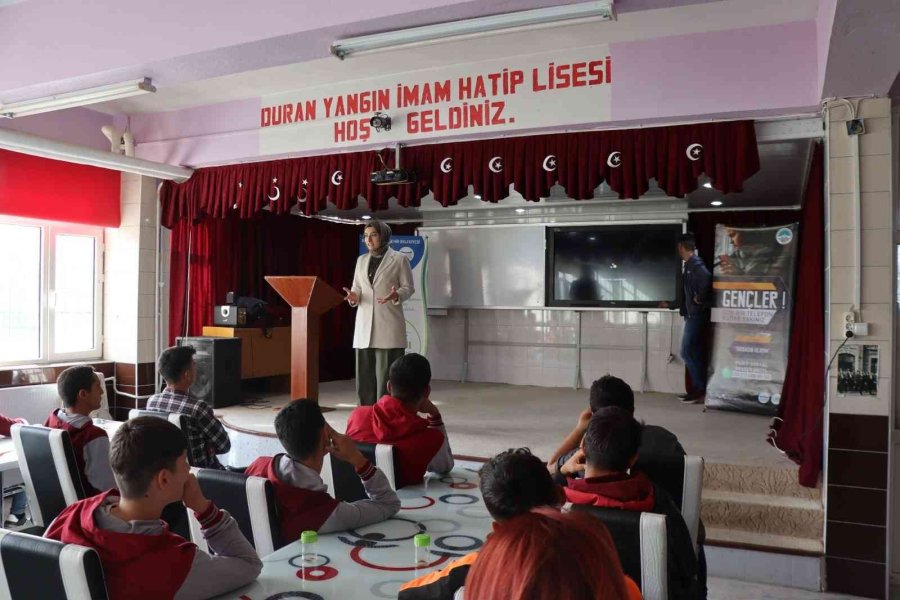 Gençlik Projeleriyle Ödül Alan Büyükşehir’den ’önce Gençler’ Diyen Eğitim Faaliyetleri