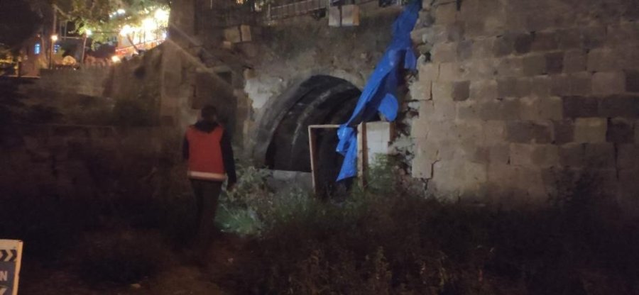 Güven Timleri 1 Haftada Bin 963 Şahsı Sorguladı, 6 Aranan Şahsı Yakaladı