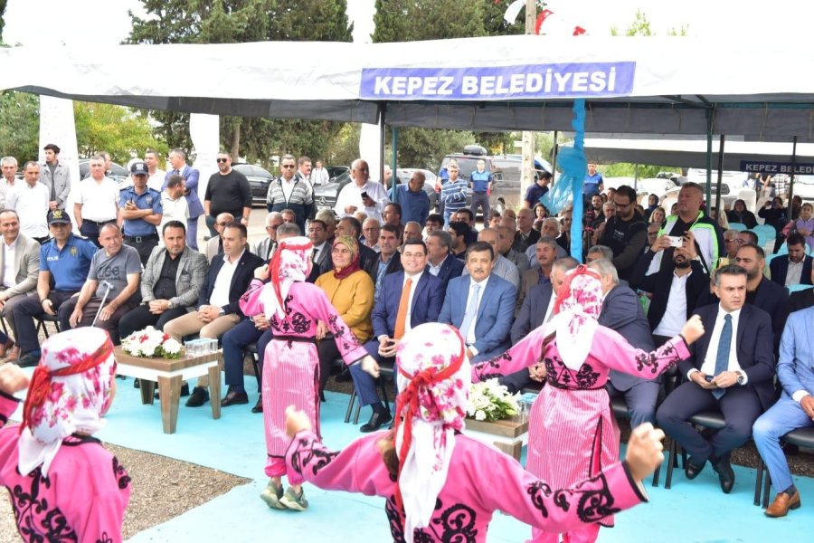 Kepez’de 32 Derslikli Okulun Temeli Öğrencilerle Atıldı