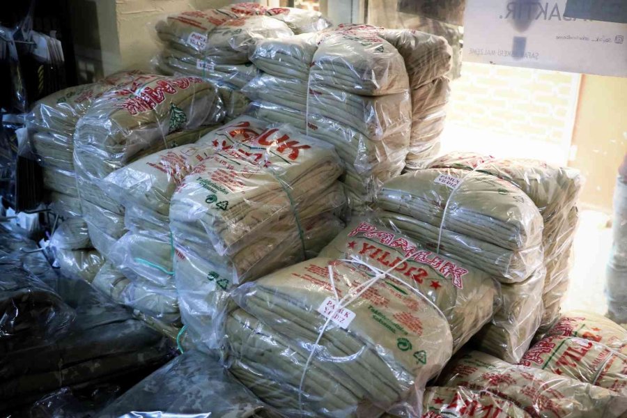 Ukraynalı Askerlerin Kışlık Bot, Mont, Hücum Yeleği İhtiyaçları Antalya’dan Gidiyor