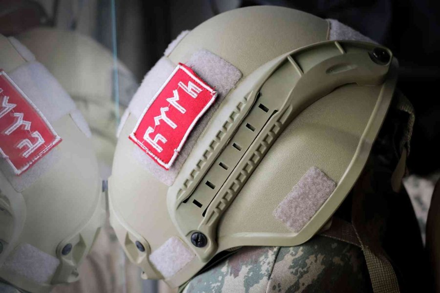 Ukraynalı Askerlerin Kışlık Bot, Mont, Hücum Yeleği İhtiyaçları Antalya’dan Gidiyor