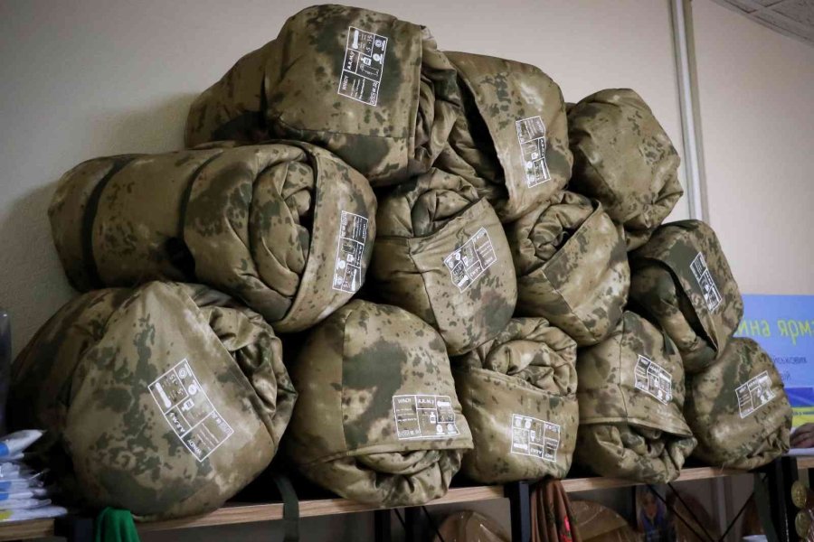 Ukraynalı Askerlerin Kışlık Bot, Mont, Hücum Yeleği İhtiyaçları Antalya’dan Gidiyor