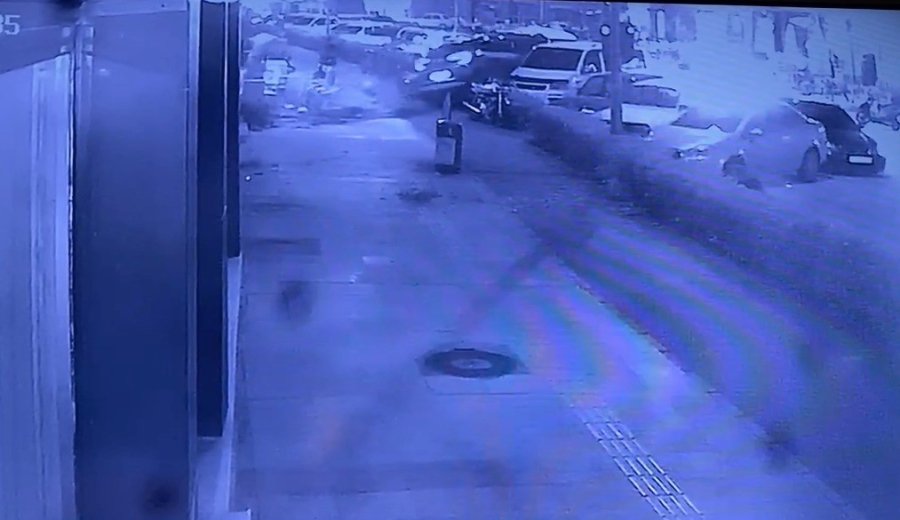 82 Yaşındaki Sürücü Ortalığı Savaş Alanına Çevirdi: 3 Yaralı