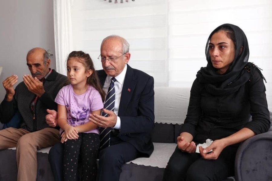 Kılıçdaroğlu Mersin’de Şehit Ailesini Ziyaret Etti