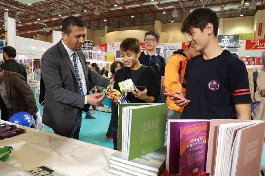 Büyükşehir Kaymek, 5. Kayseri Kitap Fuarı’nda Kitapseverlerle Buluşuyor