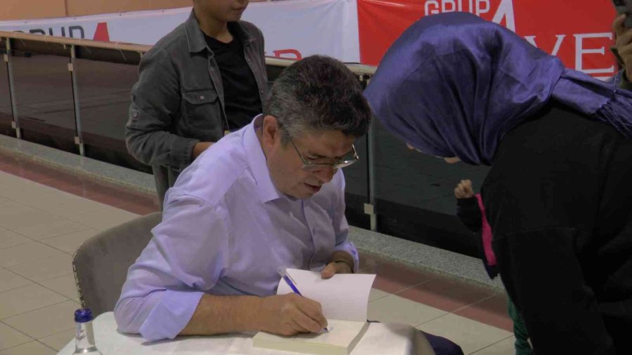 Alişan Kapaklıkaya Okurlarıyla Buluştu