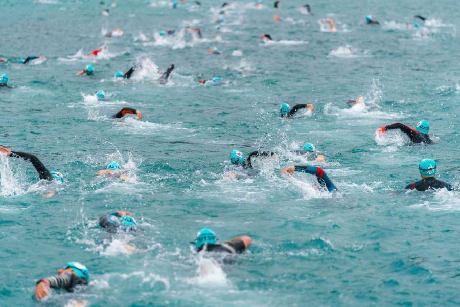 Konyaaltı’nda 6 Ülkeden Yaklaşık 500 Sporcu Uluslararası Yüzme Yarışında Buluşacak
