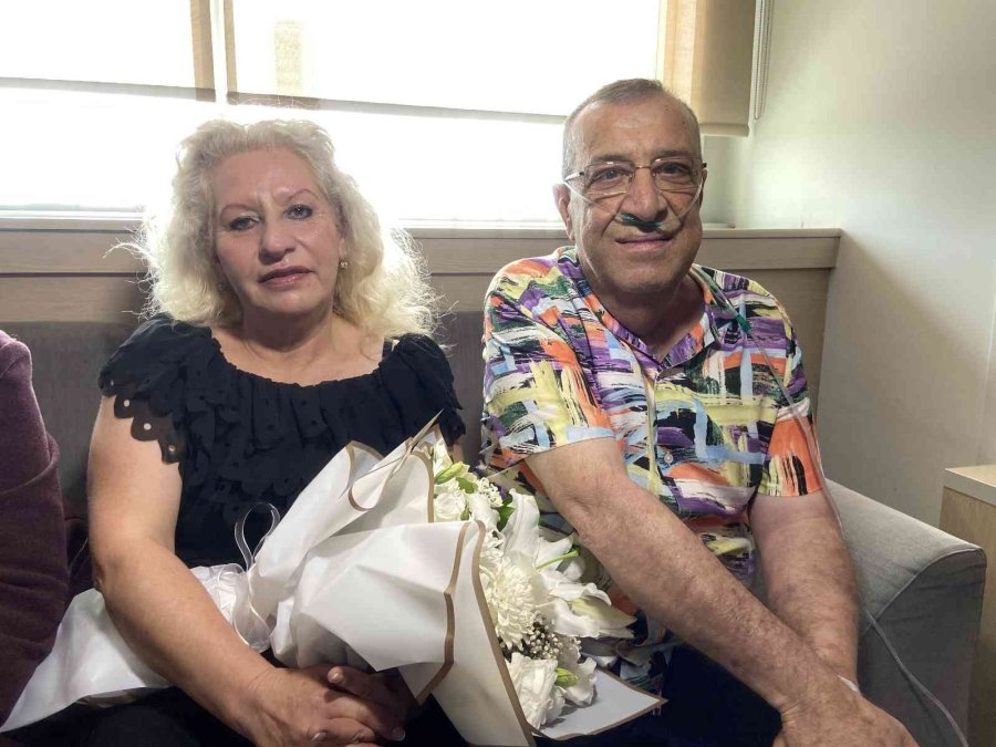 30 Yıl Önce Boşandılar, Hastanede Tekrar Evlendiler